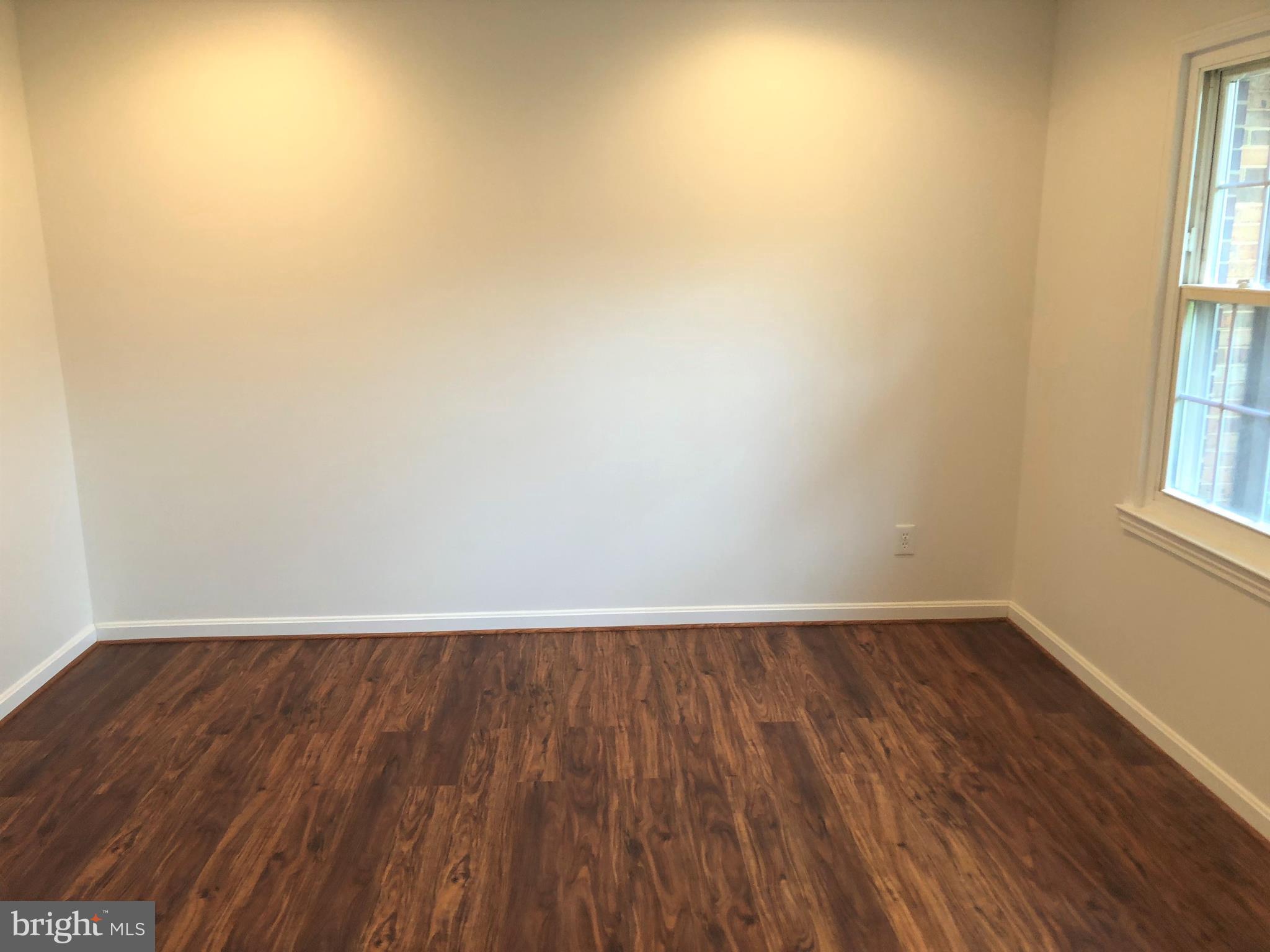 LONDON TOWNE - Residential