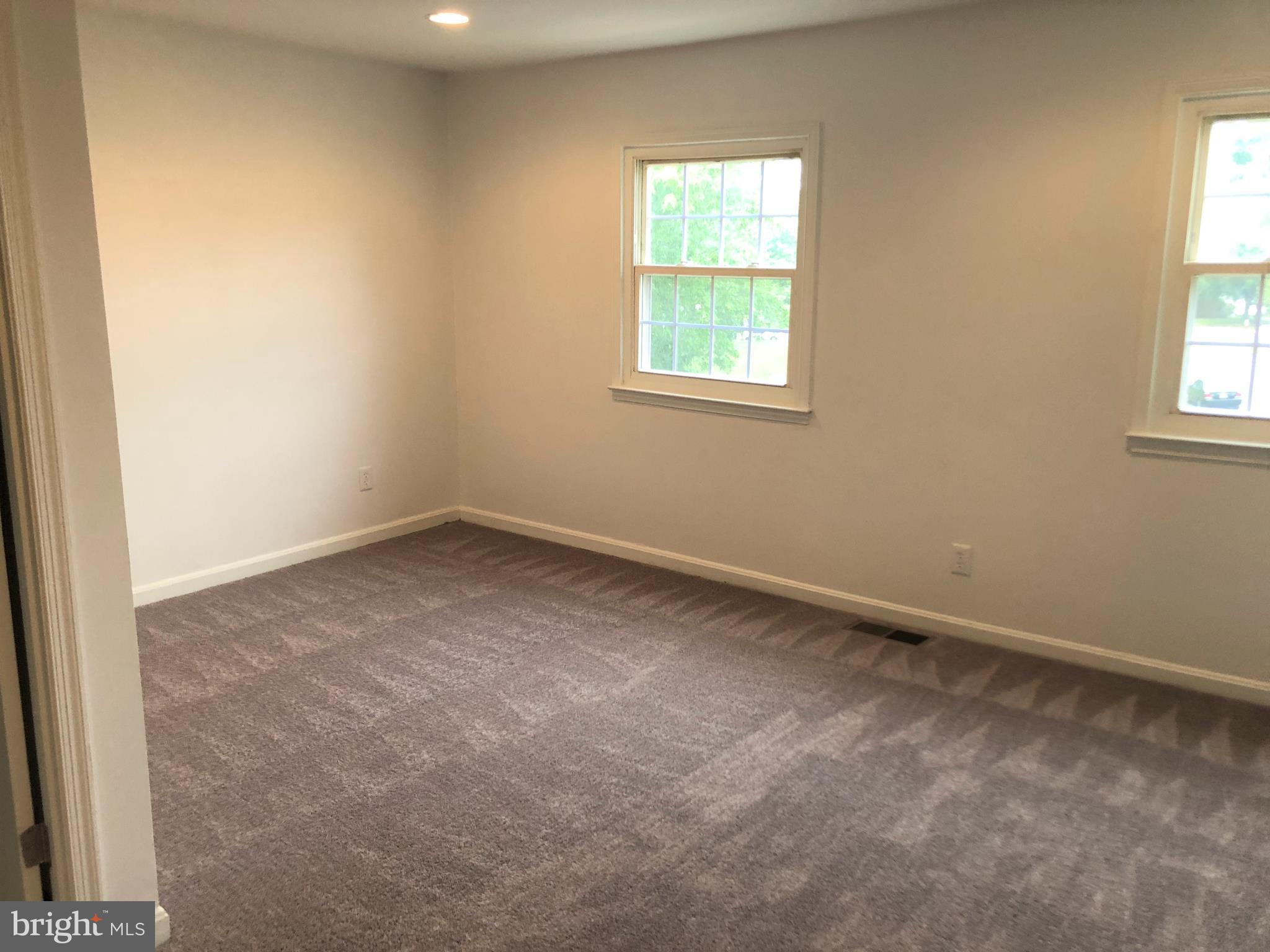 LONDON TOWNE - Residential