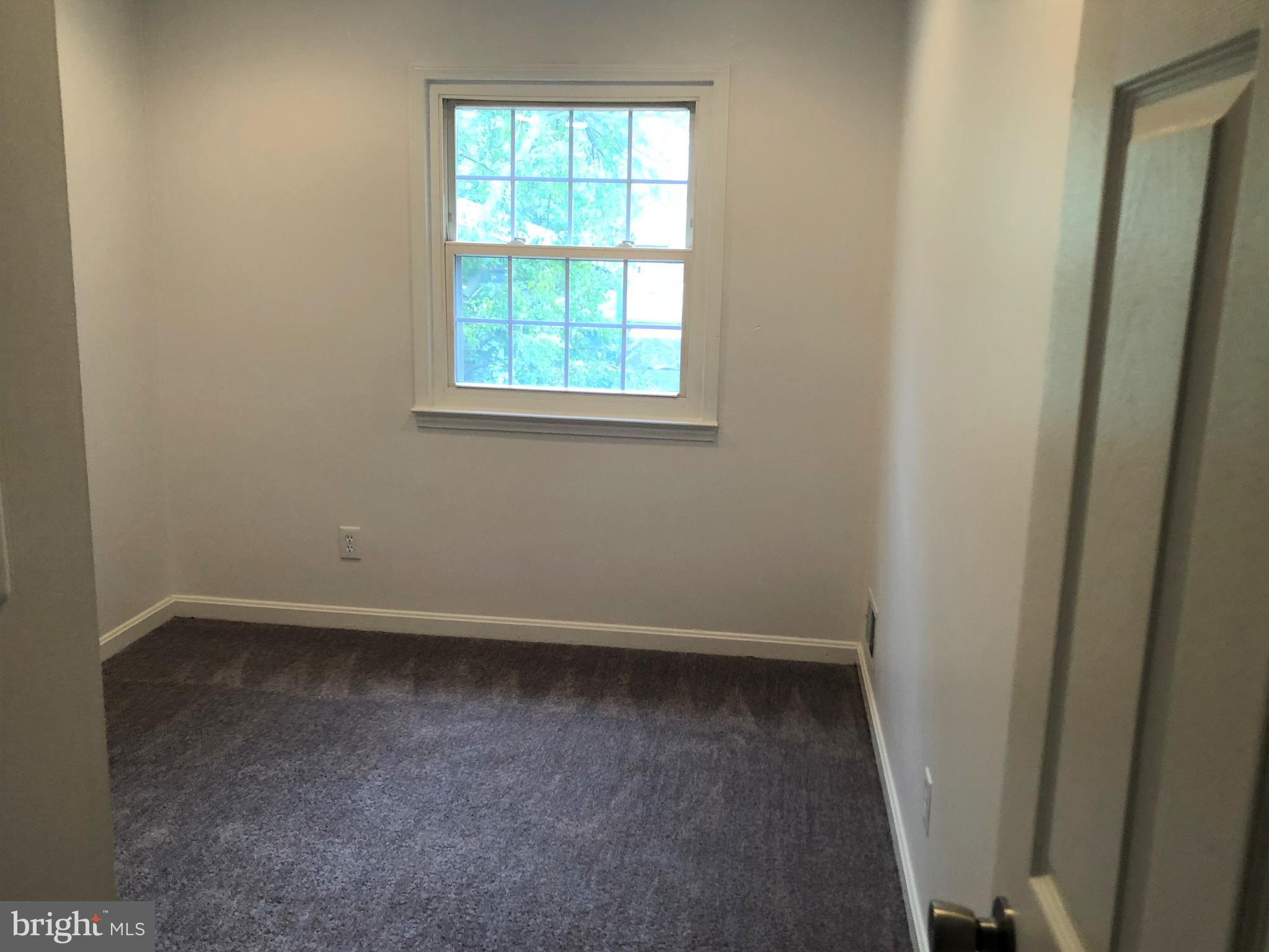 LONDON TOWNE - Residential