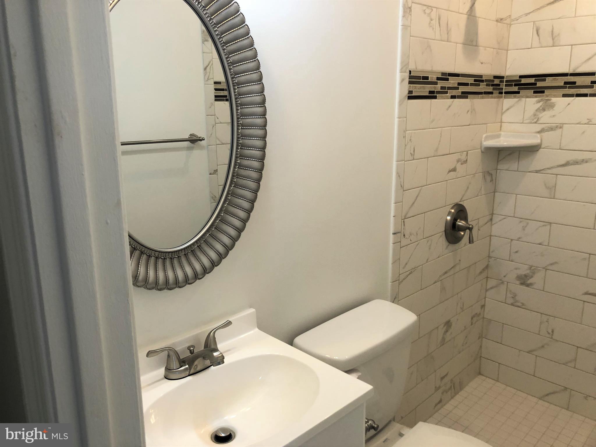 LONDON TOWNE - Residential