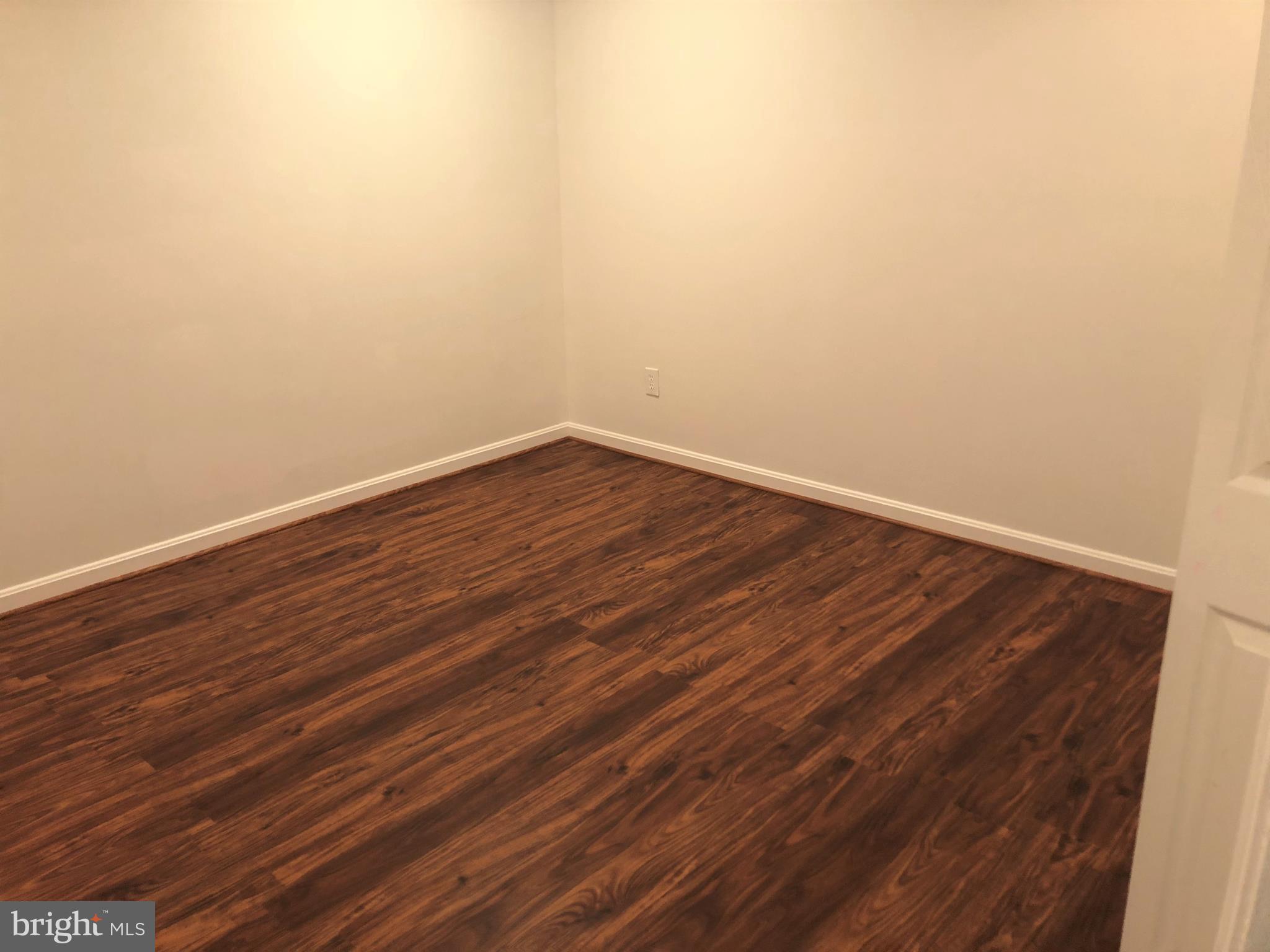 LONDON TOWNE - Residential