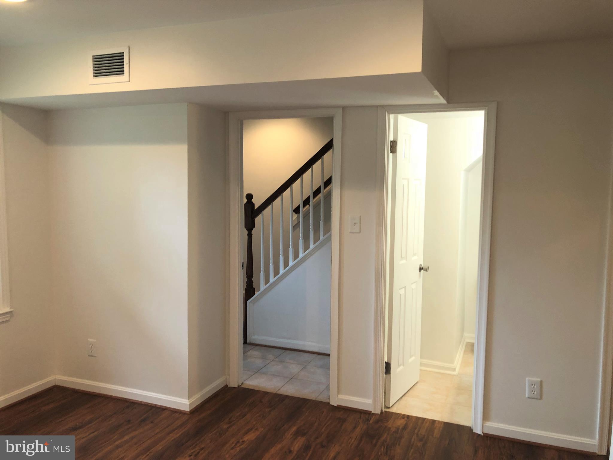 LONDON TOWNE - Residential