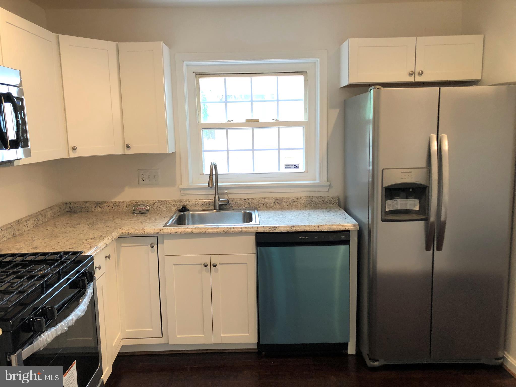 LONDON TOWNE - Residential