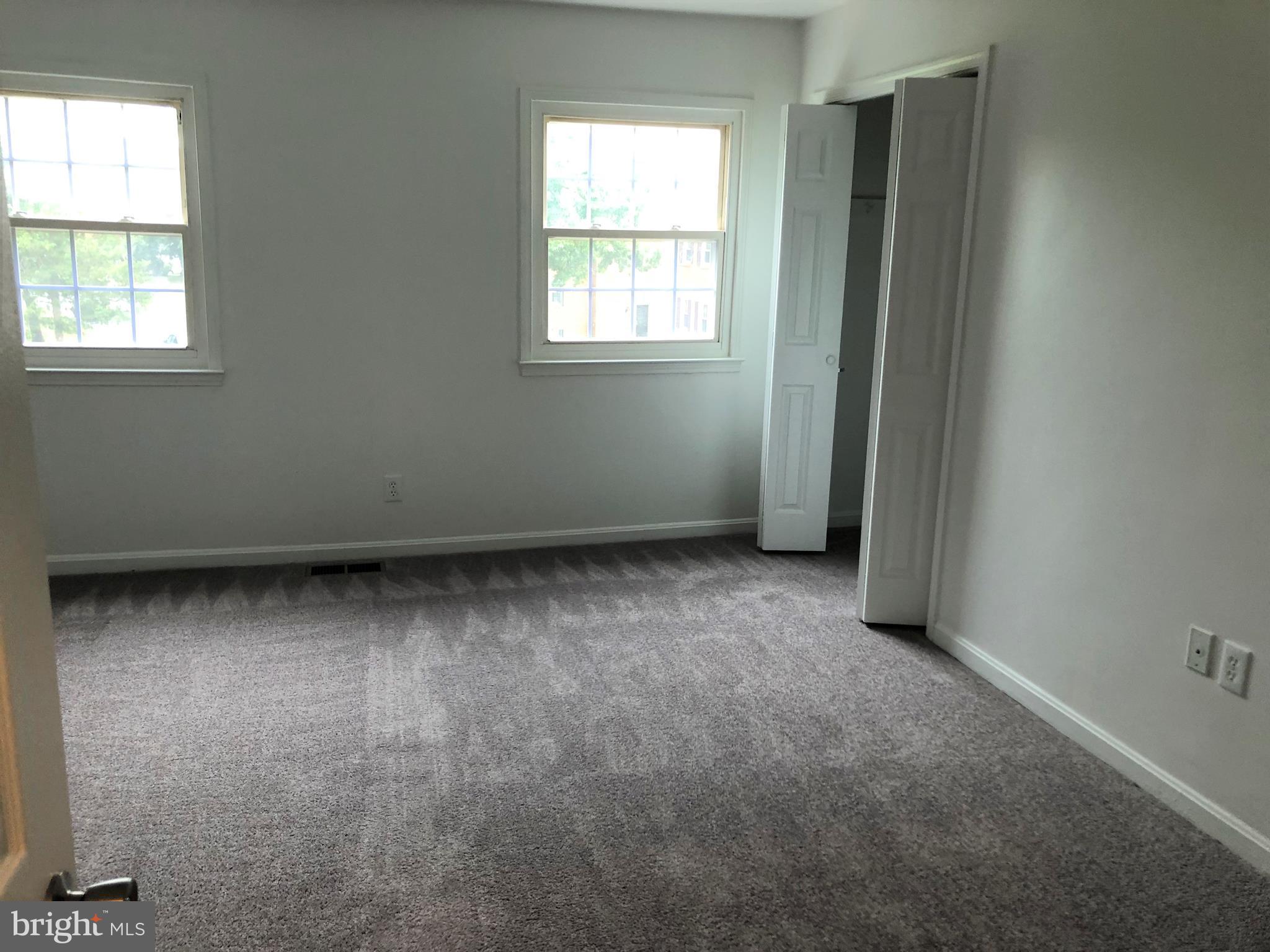 LONDON TOWNE - Residential