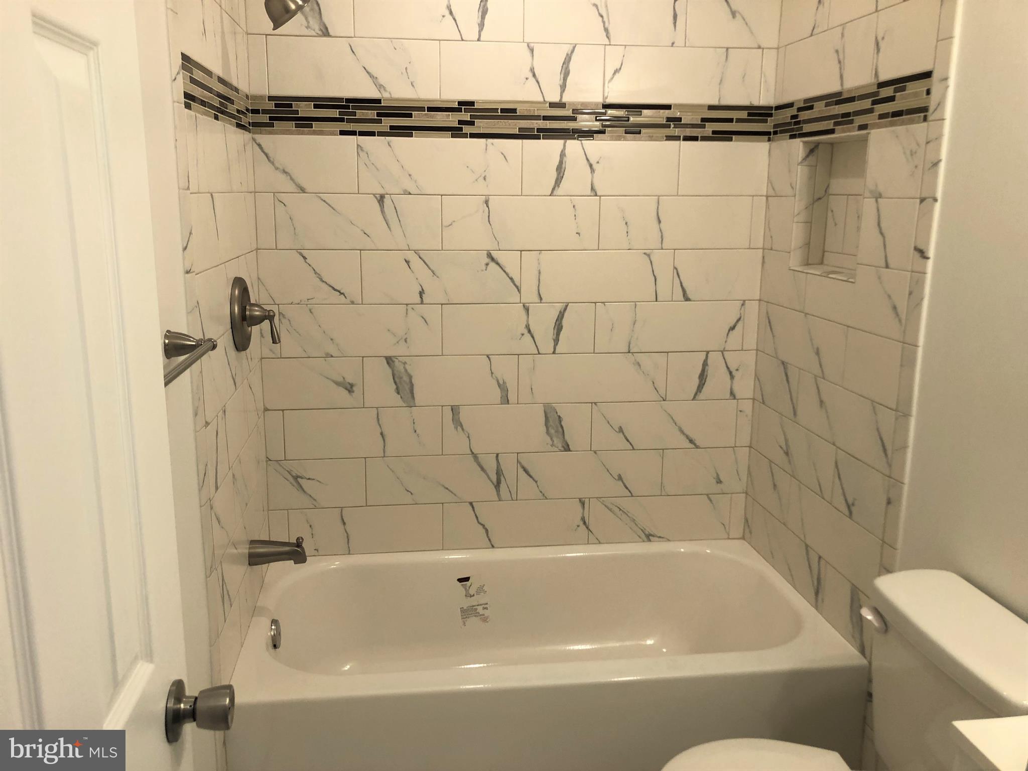 LONDON TOWNE - Residential