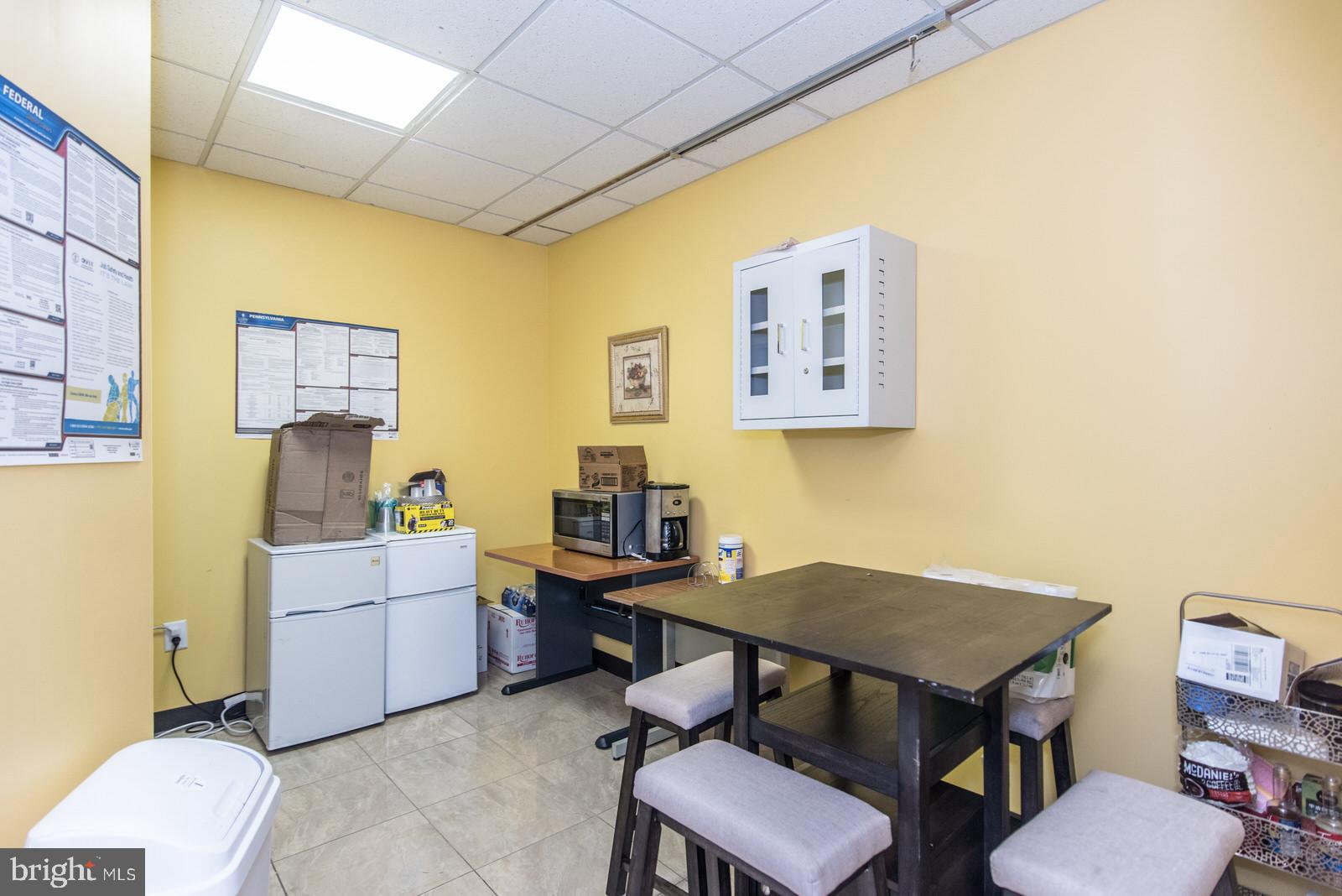 BUSTLETON - Commercial Sale