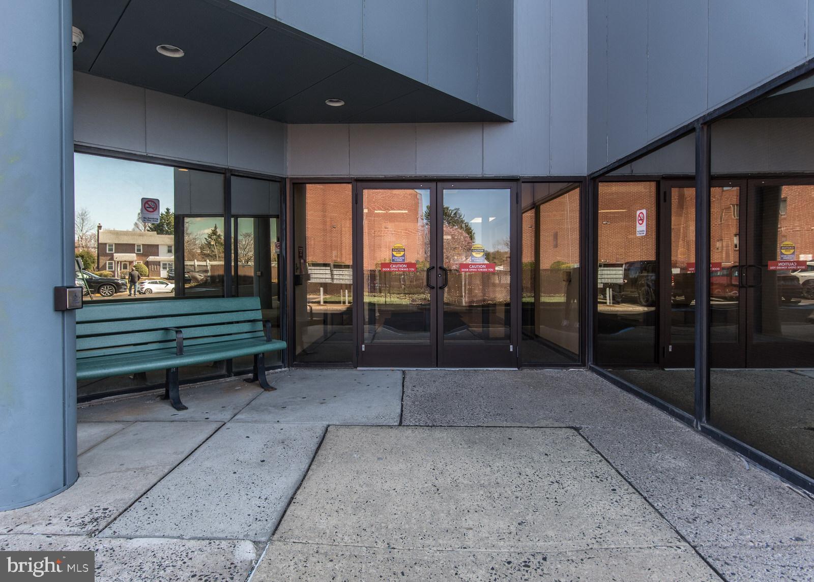 BUSTLETON - Commercial Sale
