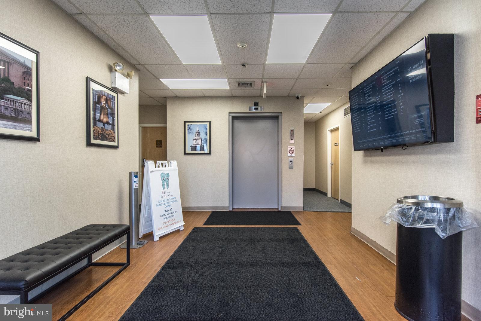 BUSTLETON - Commercial Sale