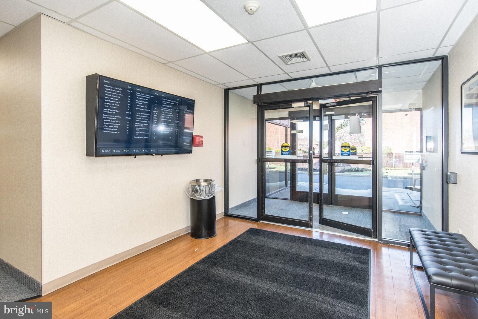 BUSTLETON - Commercial Sale