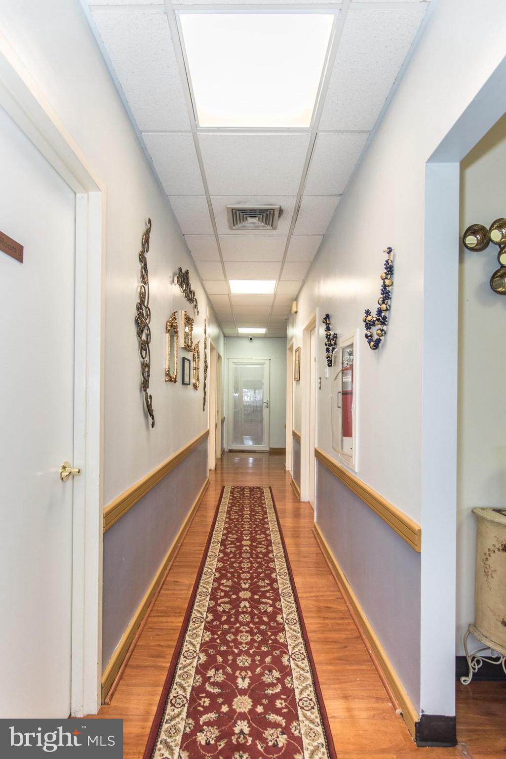BUSTLETON - Commercial Sale