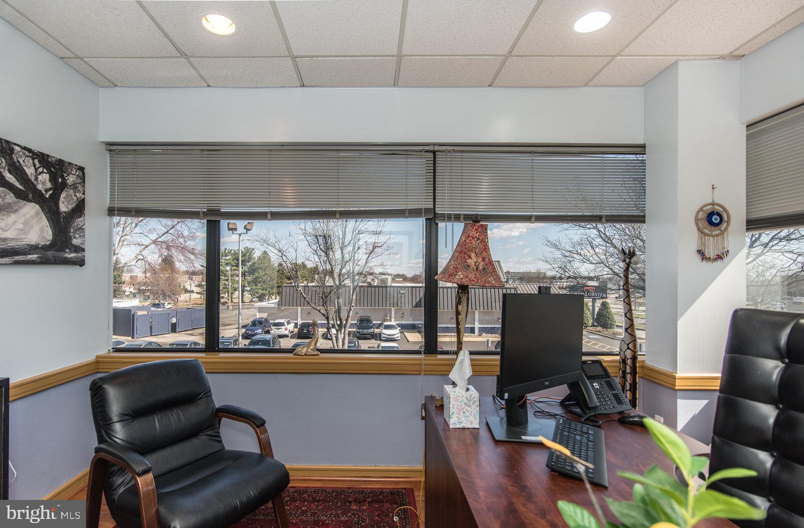 BUSTLETON - Commercial Sale