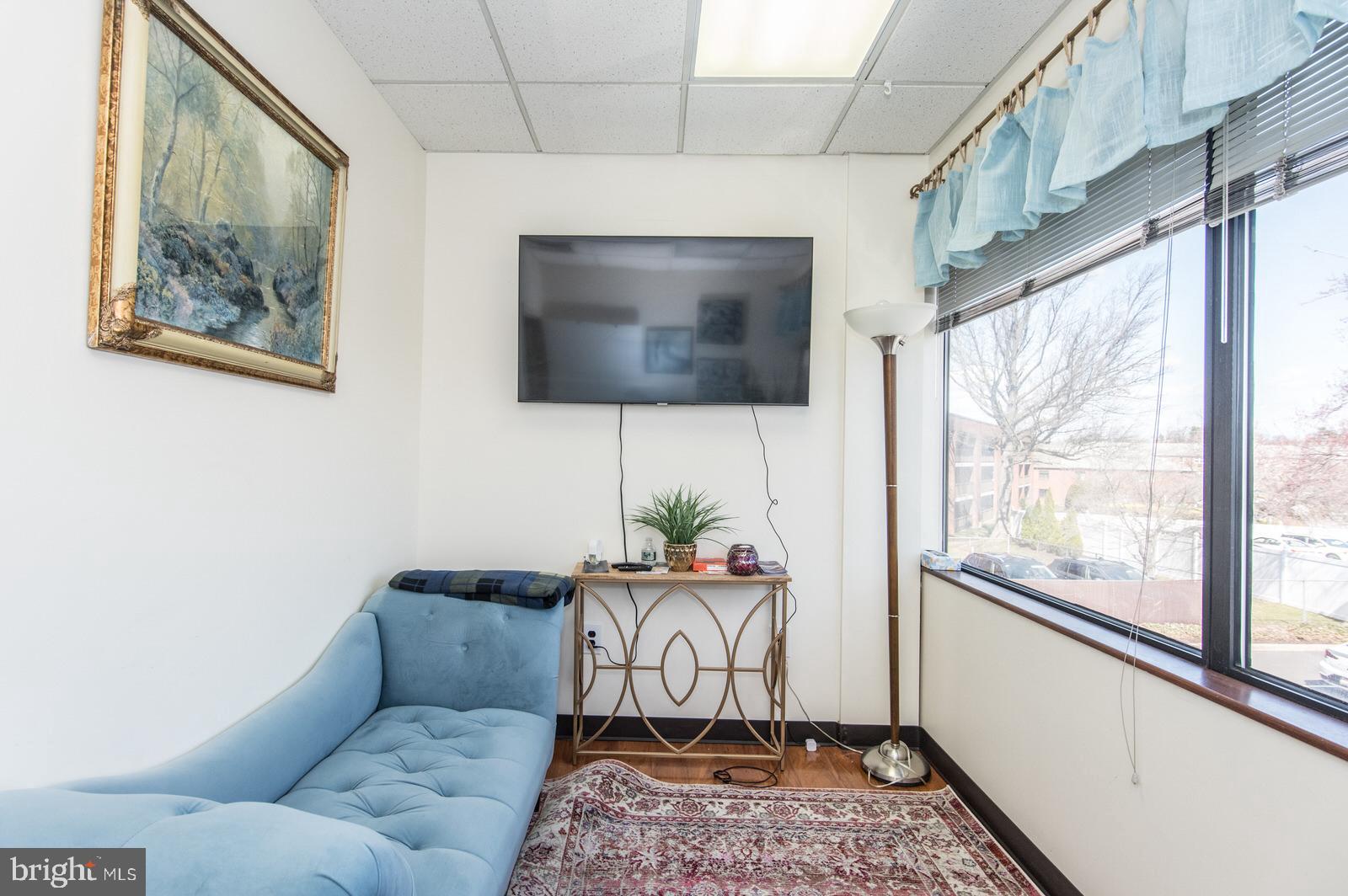 BUSTLETON - Commercial Sale