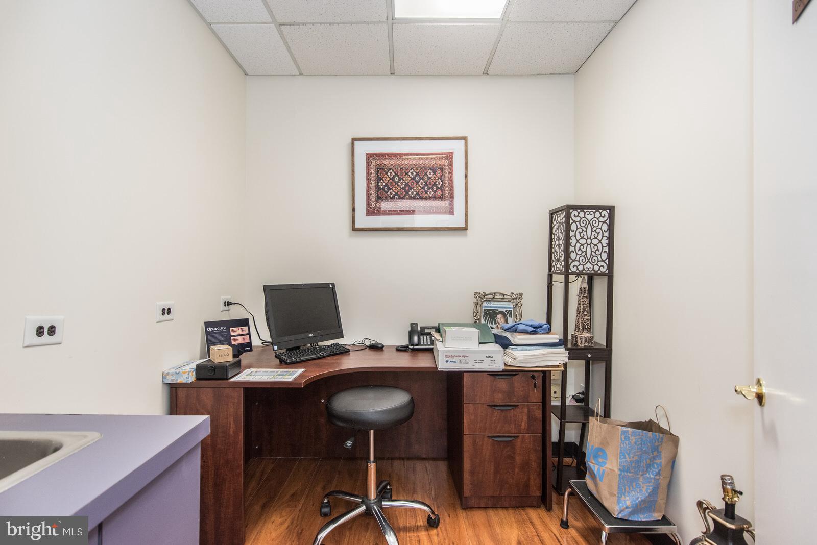 BUSTLETON - Commercial Sale