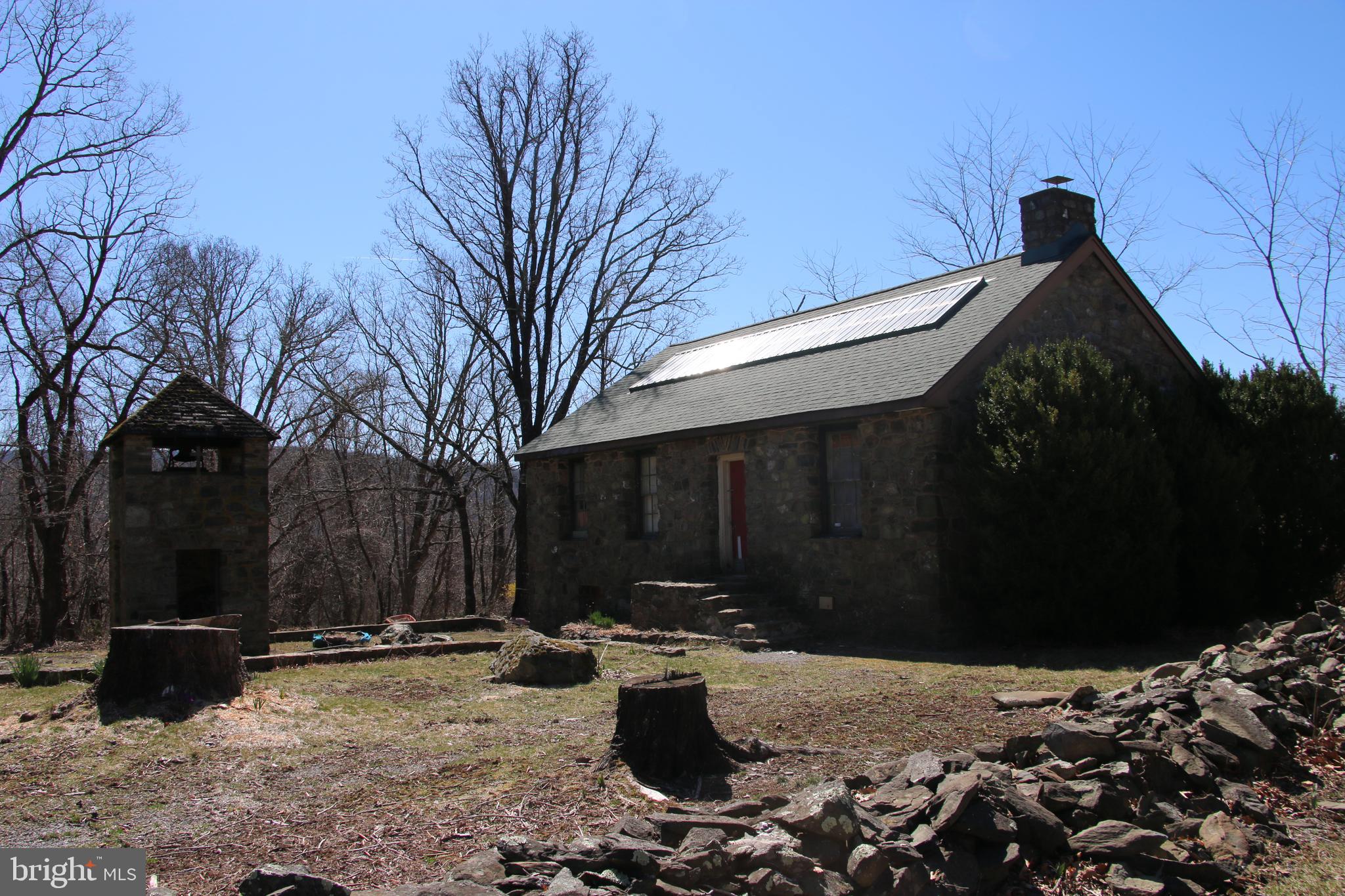 SKYLINE LAKES - Land