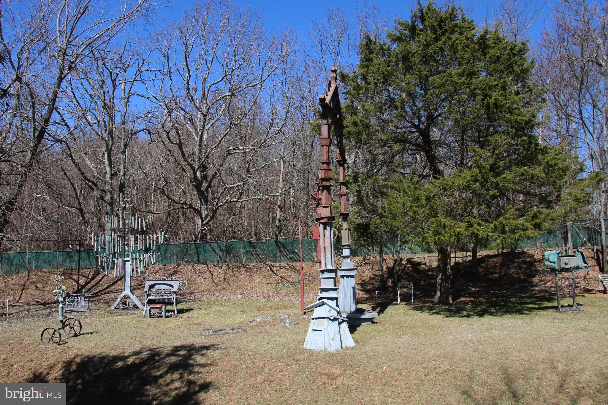 SKYLINE LAKES - Land