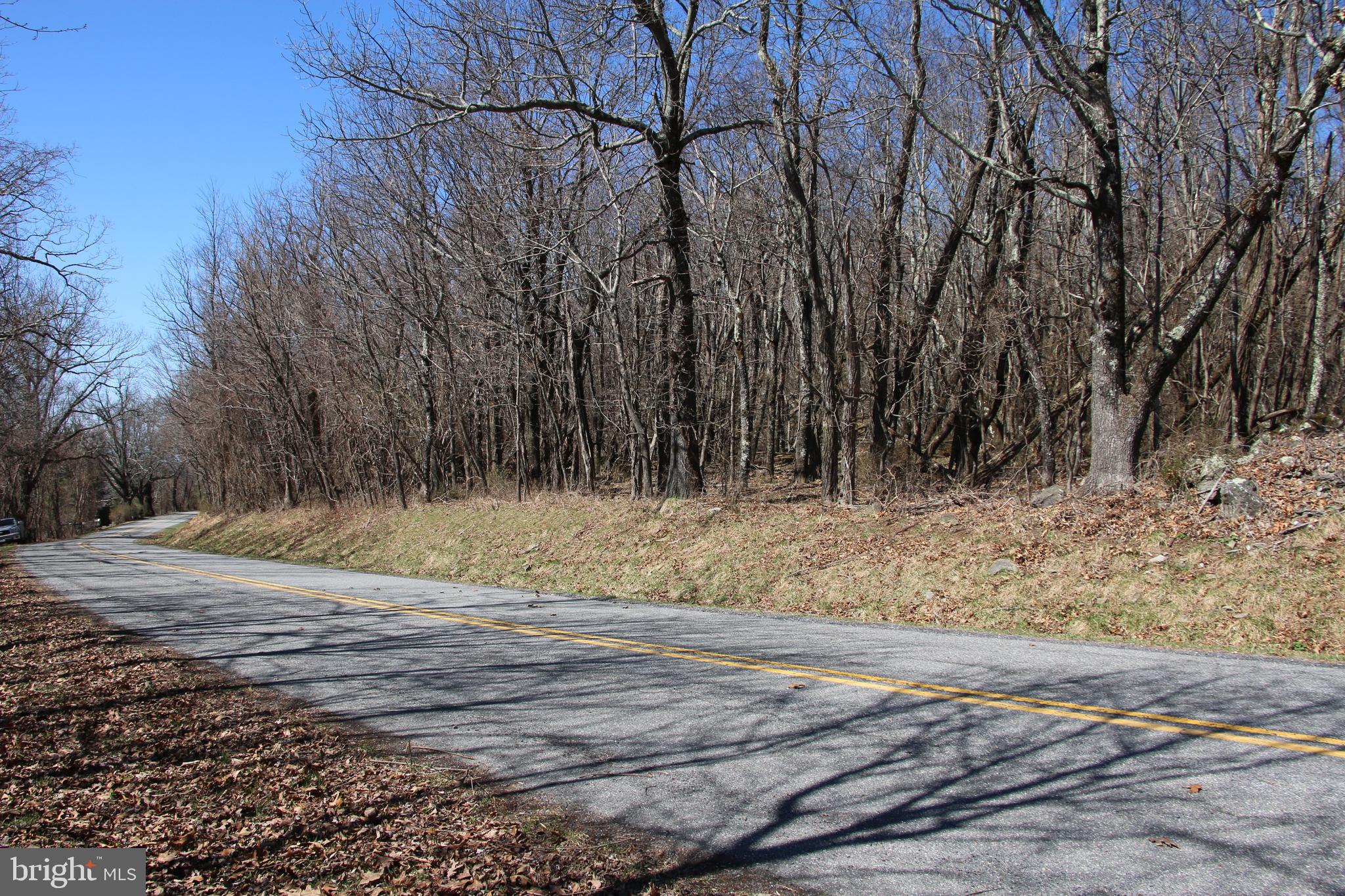 SKYLINE LAKES - Land