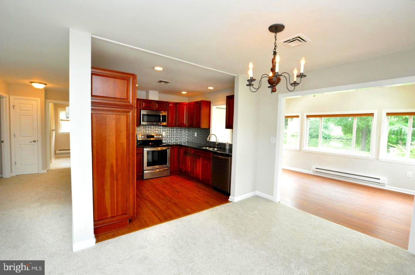 16 THORNBURY PLACE
