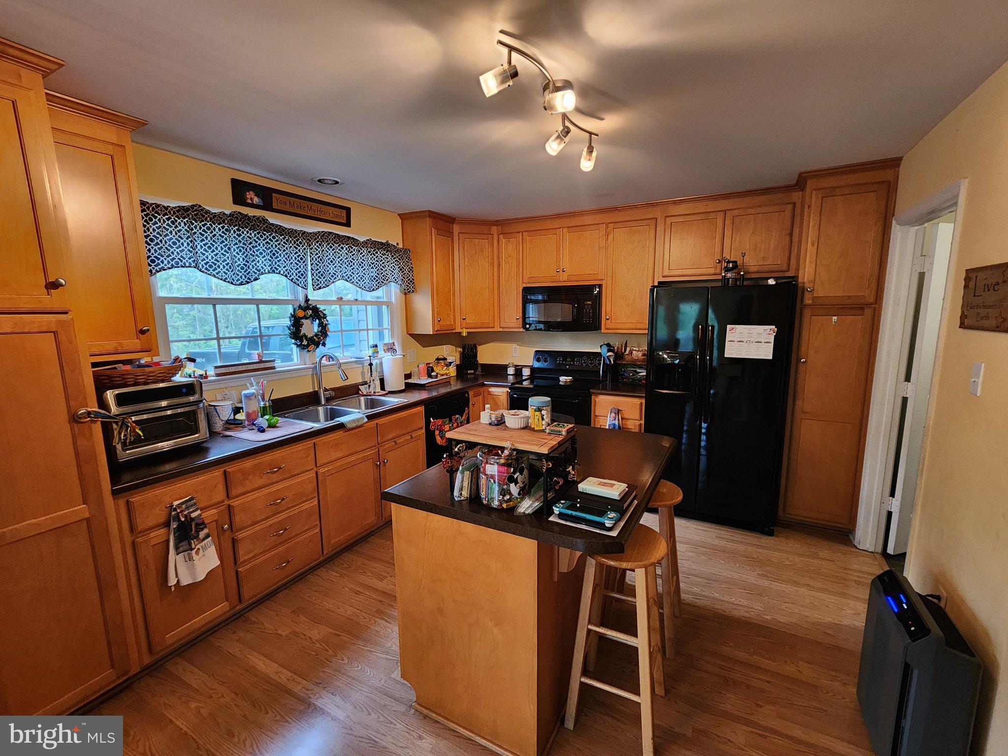 PARKSIDE ESTATES - Residential
