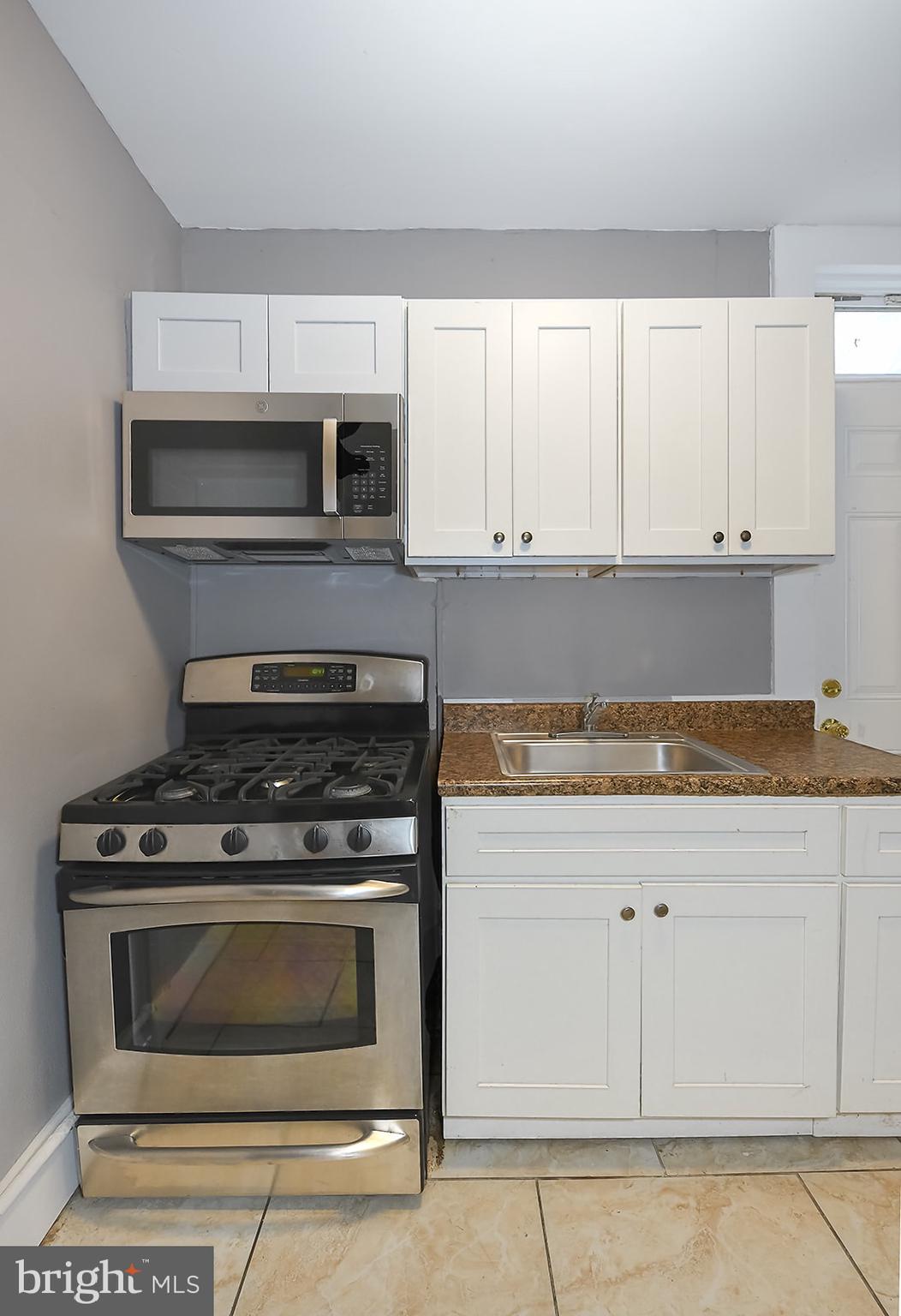 UNION SQUARE - Residential Lease