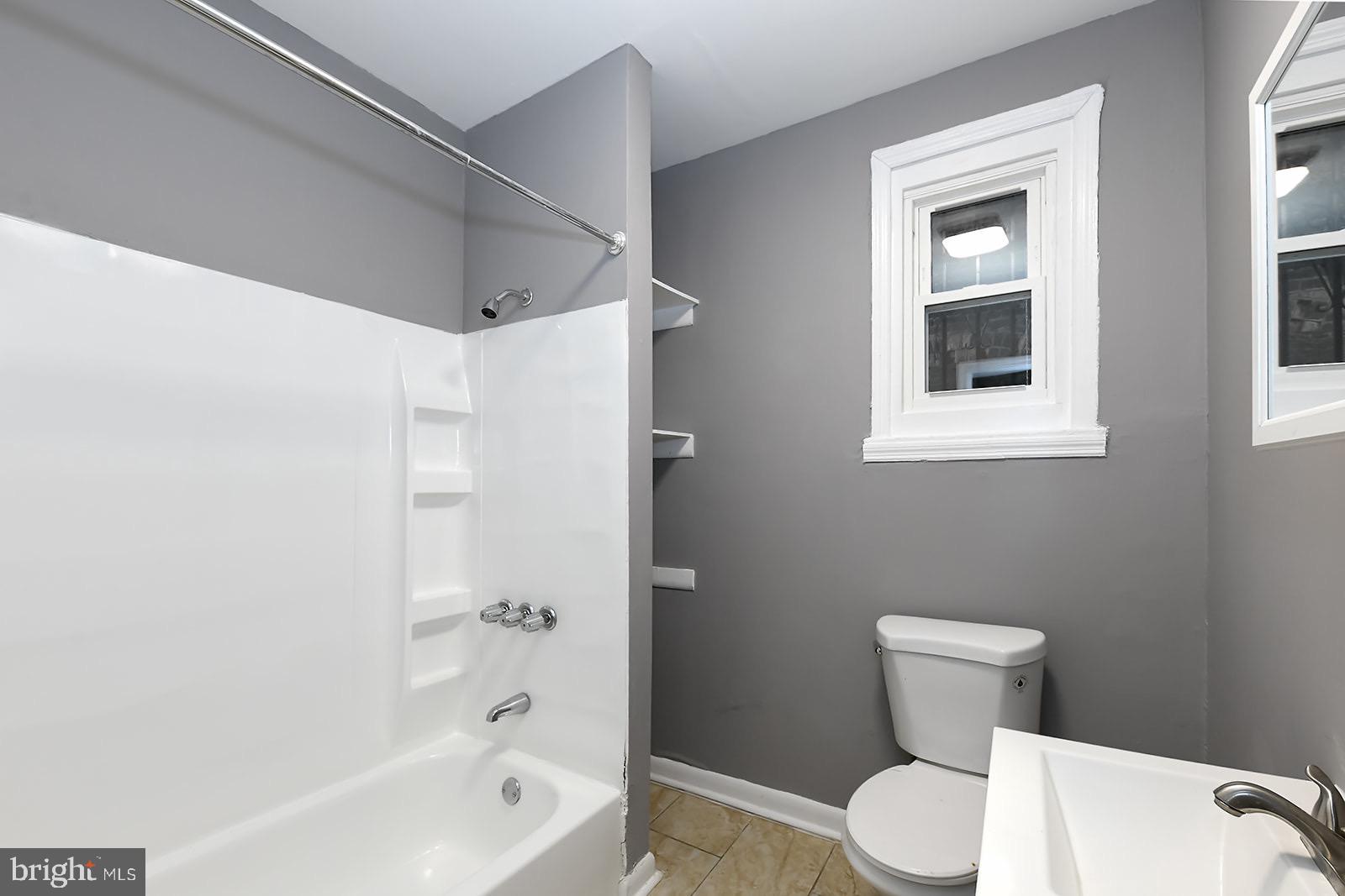 UNION SQUARE - Residential Lease