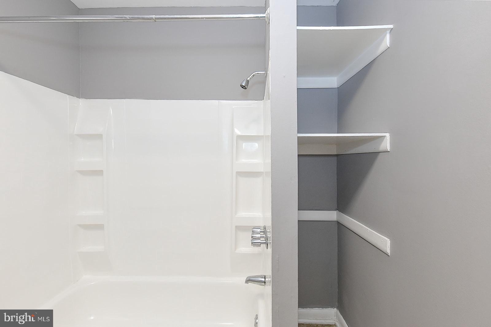 UNION SQUARE - Residential Lease