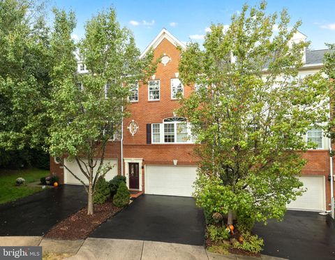 20368 CENTER BROOK SQUARE STERLING VA 20165