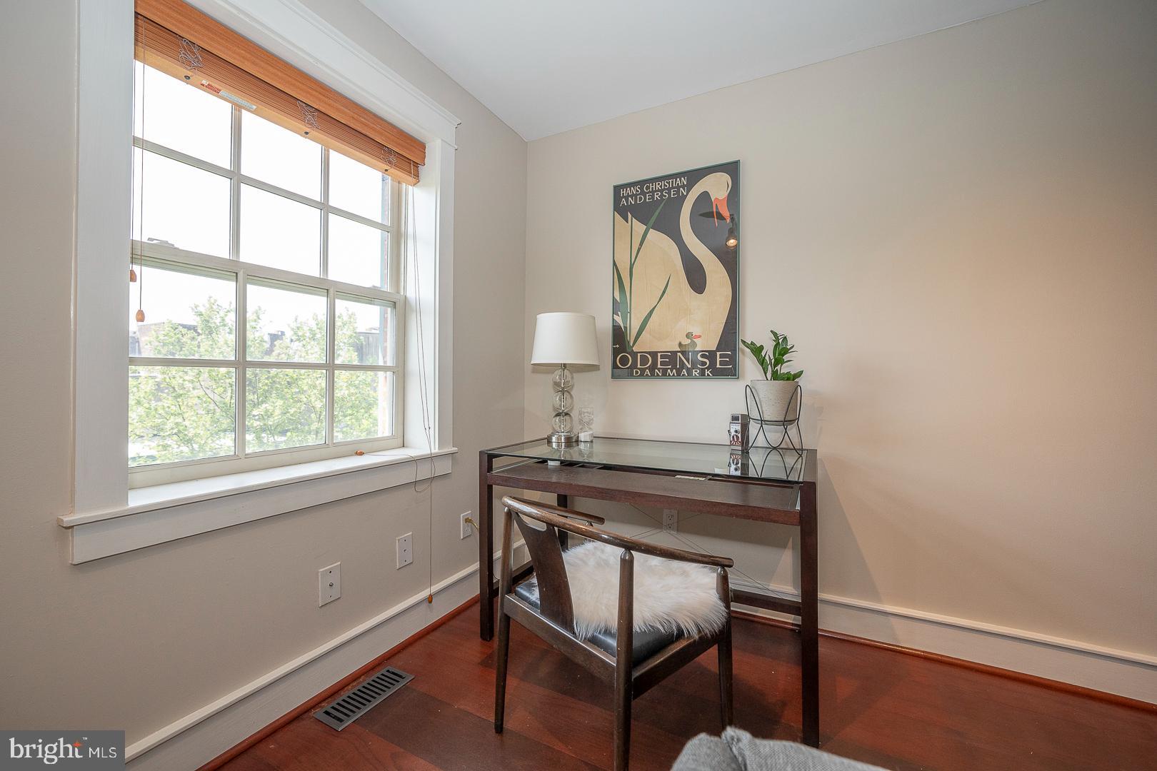 WASHINGTON SQ - Residential