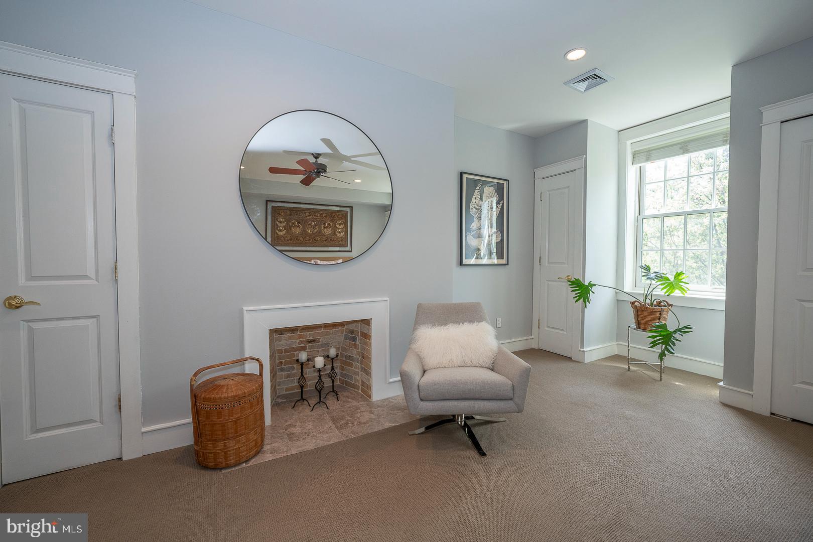 WASHINGTON SQ - Residential