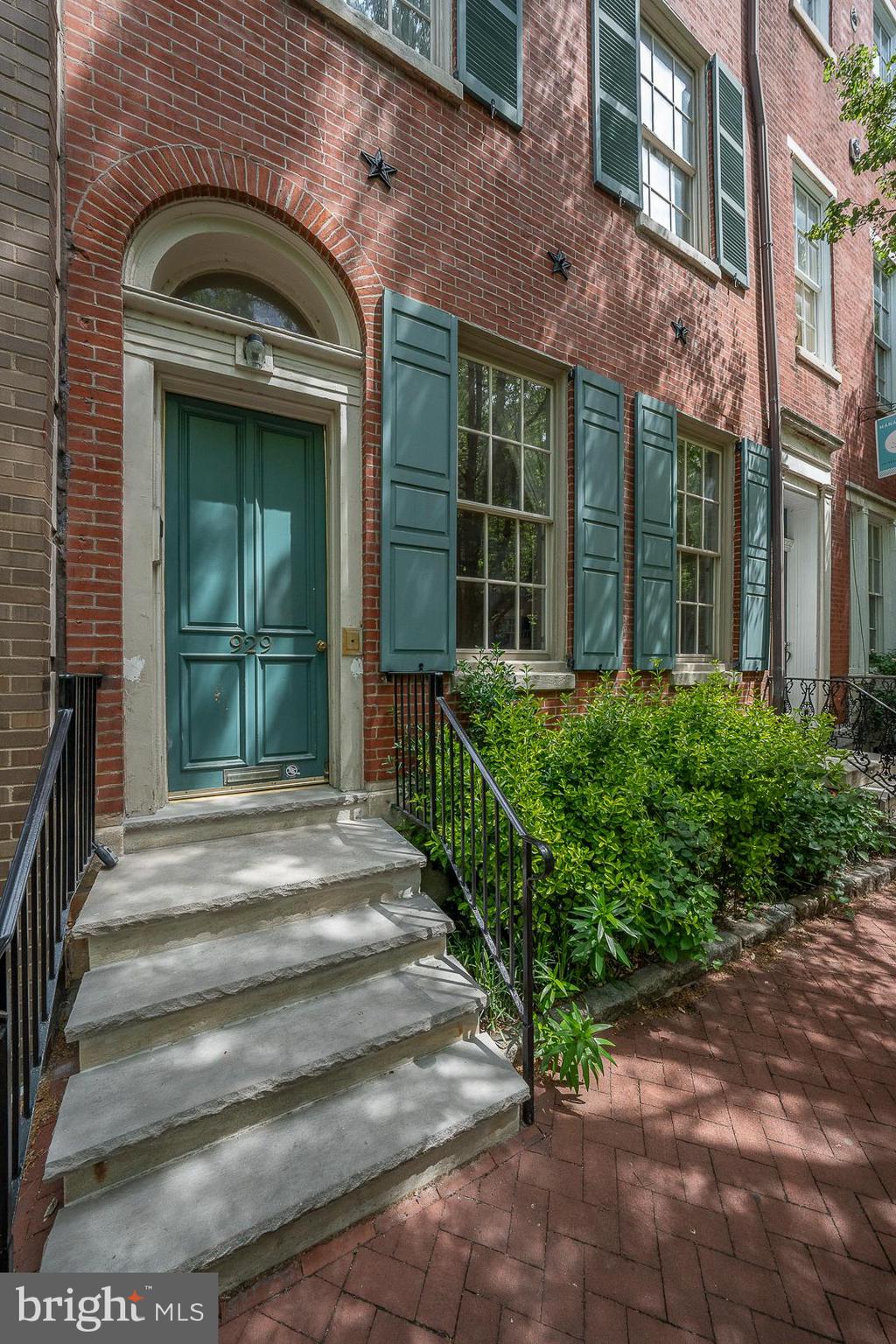 WASHINGTON SQ - Residential