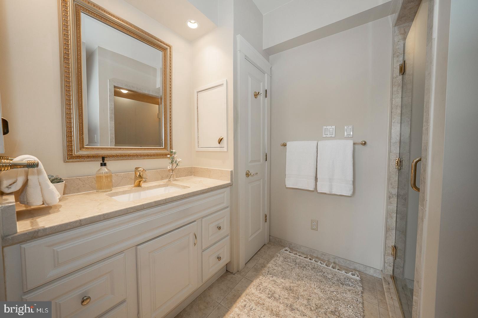 WASHINGTON SQ - Residential