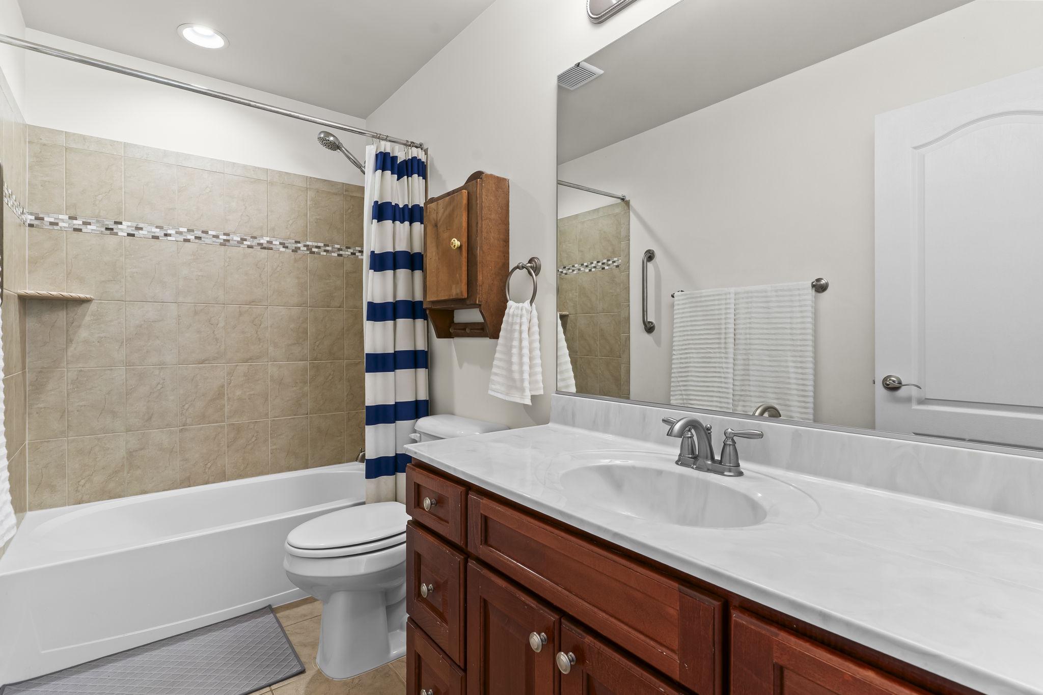 SIMMONS RIDGE - Residential