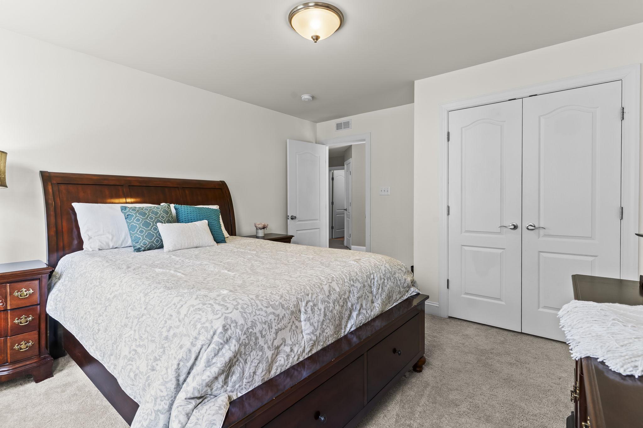 SIMMONS RIDGE - Residential