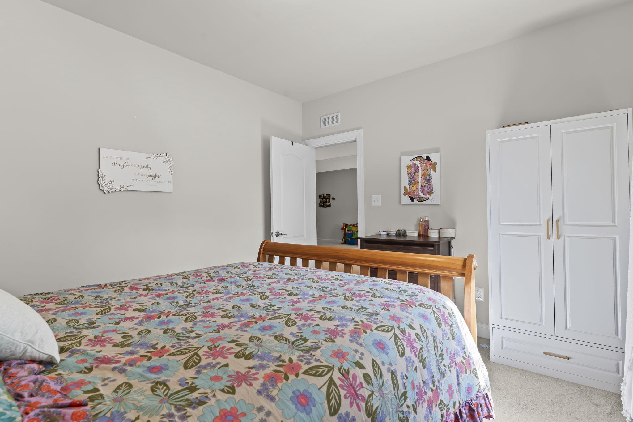 SIMMONS RIDGE - Residential