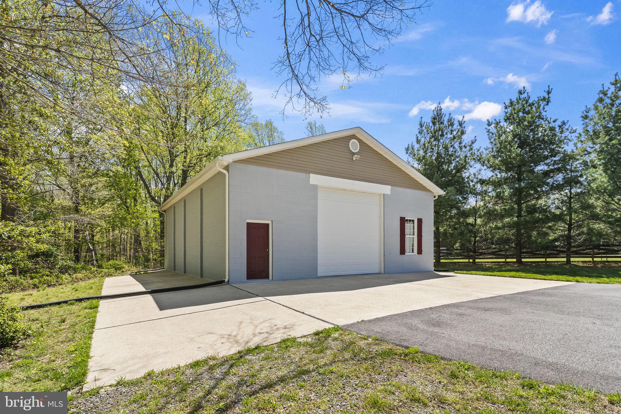 SIMMONS RIDGE - Residential