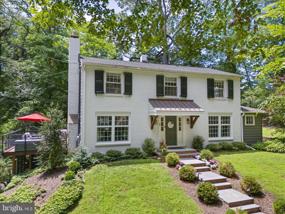 CHESTNUT HILL - Residential