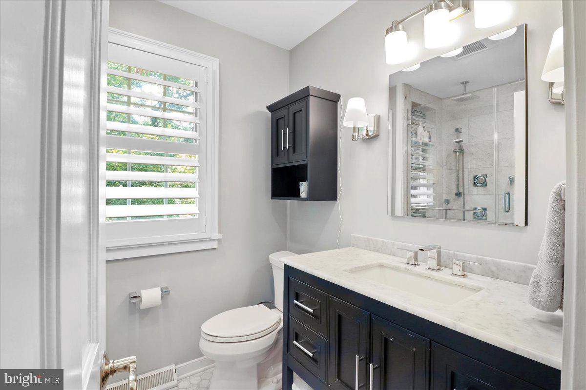 CHESTNUT HILL - Residential