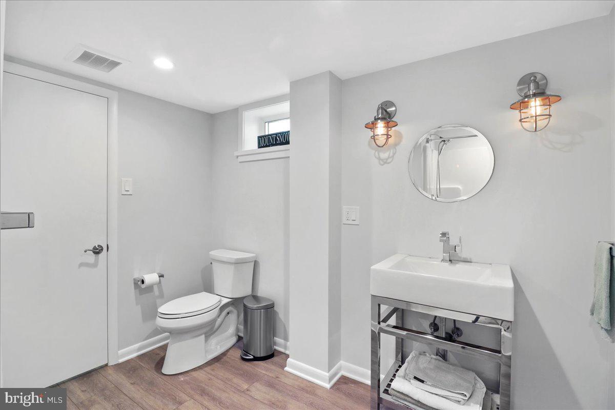 CHESTNUT HILL - Residential