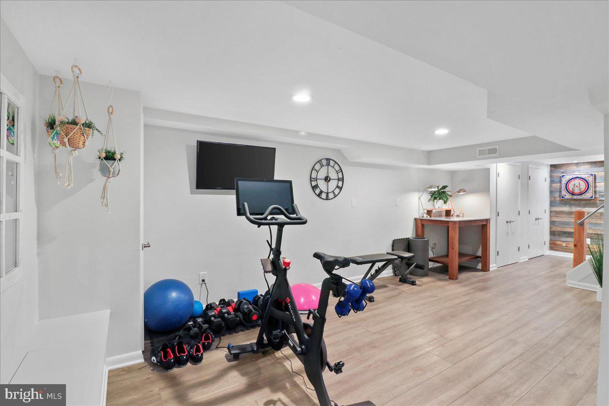 CHESTNUT HILL - Residential