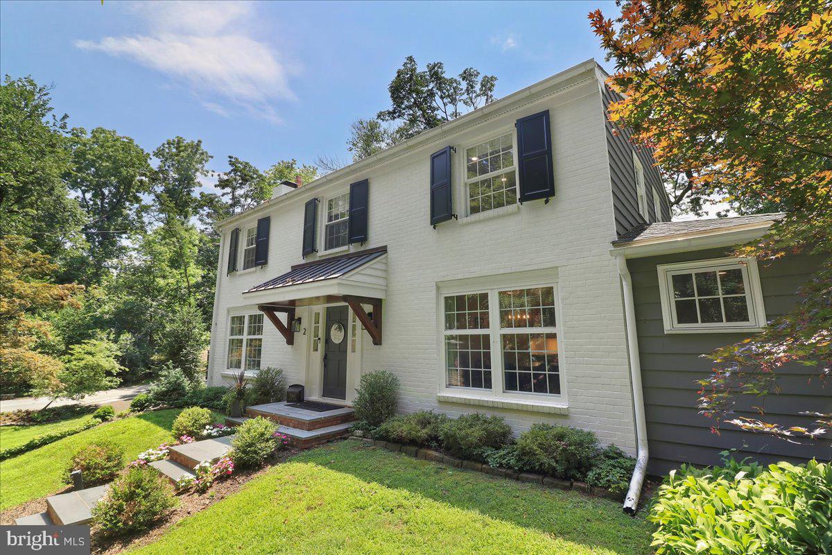 CHESTNUT HILL - Residential