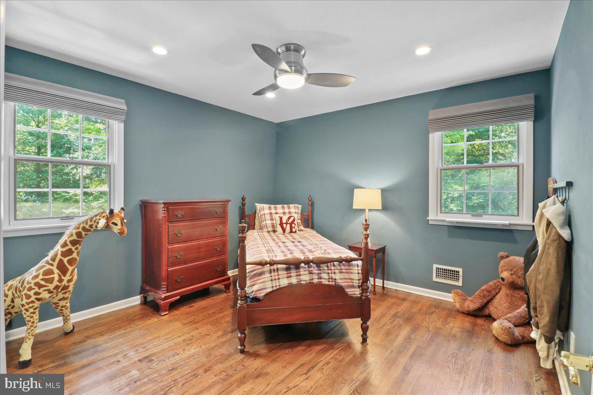 CHESTNUT HILL - Residential