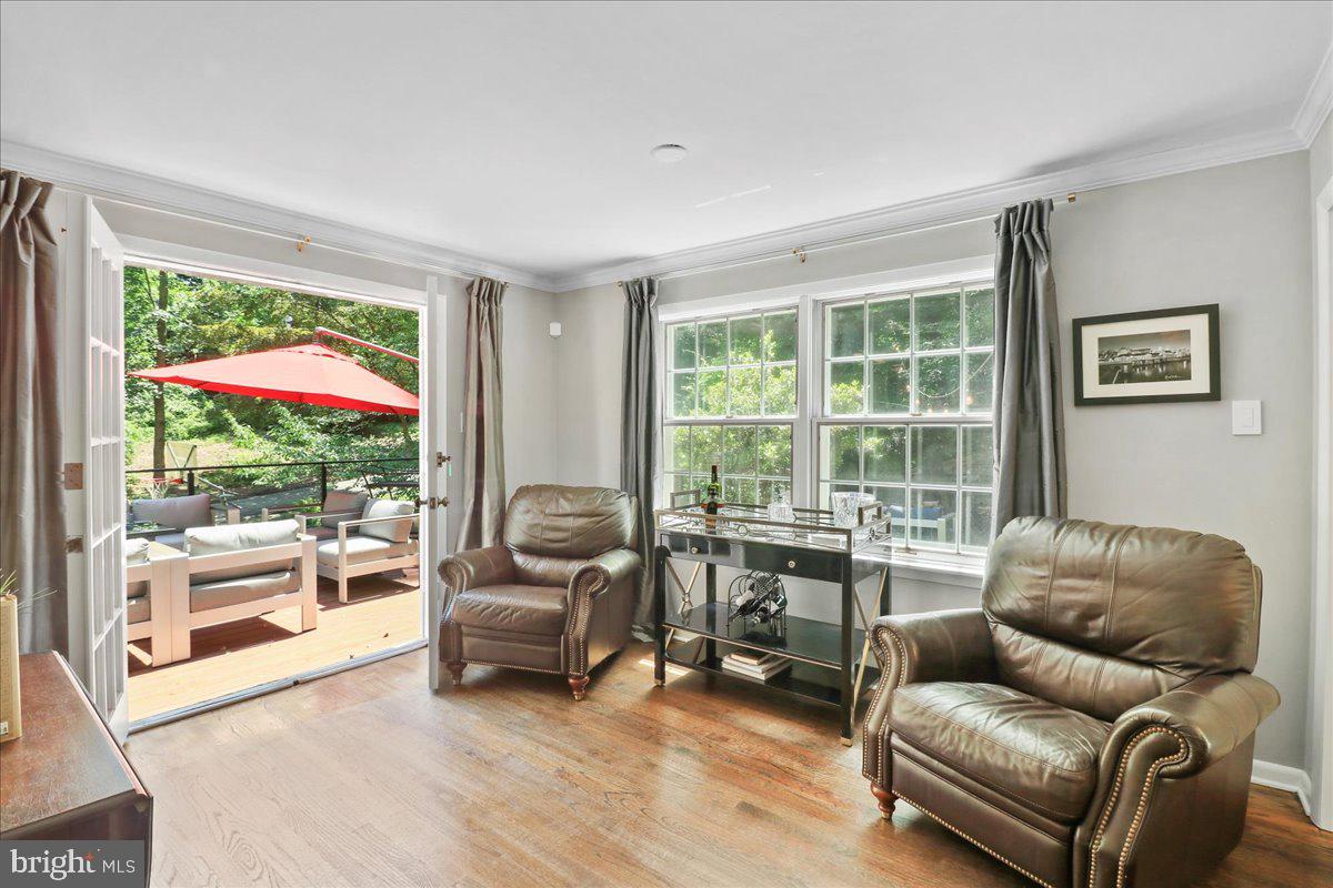 CHESTNUT HILL - Residential