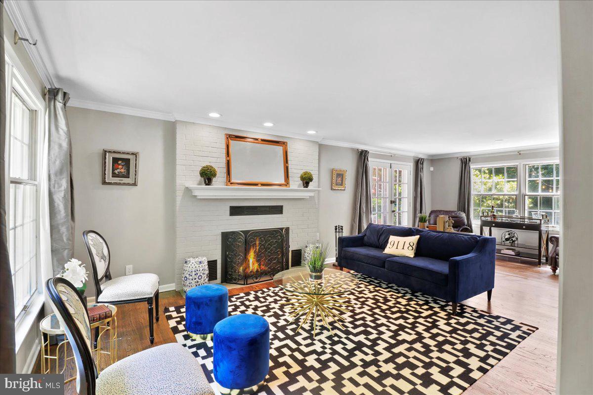 CHESTNUT HILL - Residential