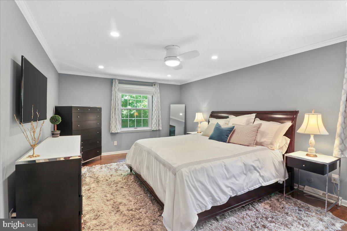 CHESTNUT HILL - Residential