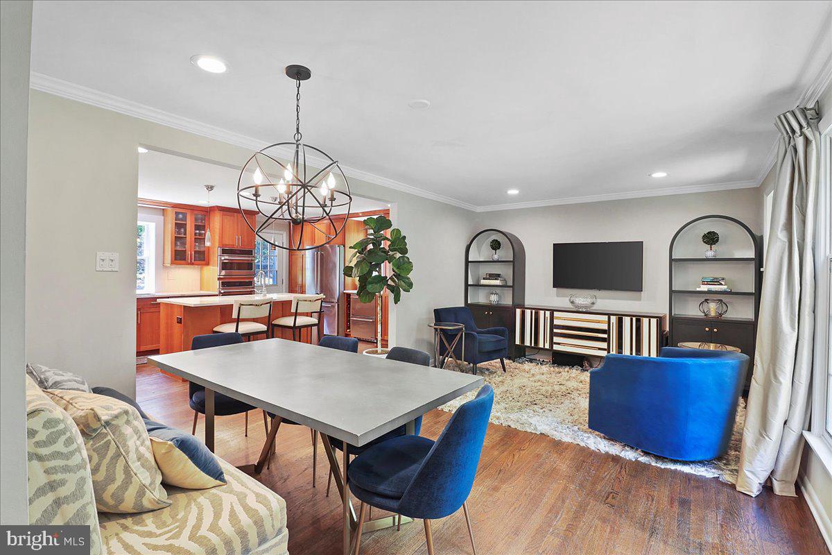 CHESTNUT HILL - Residential