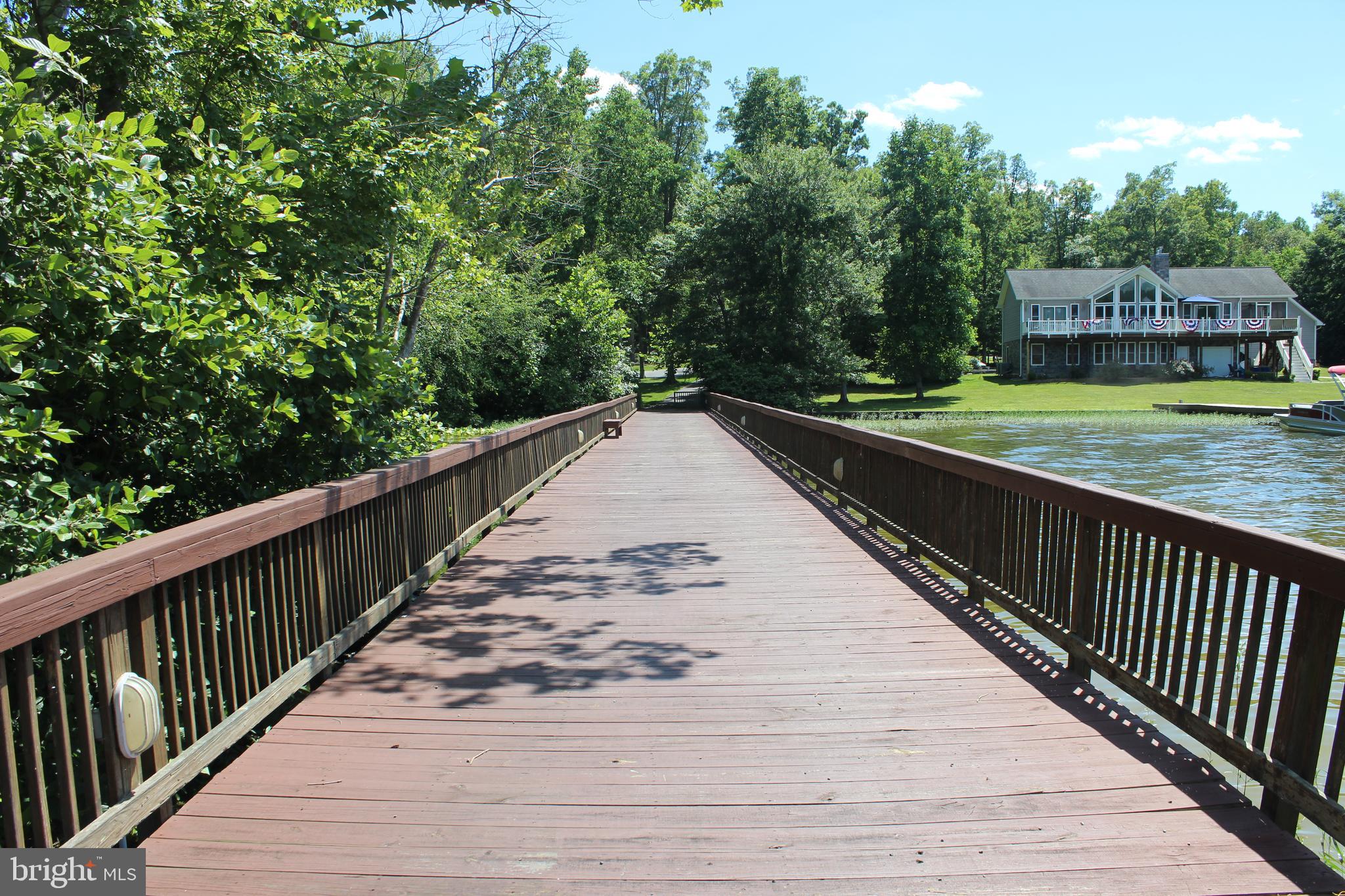 MAPLE SPRINGS - Land