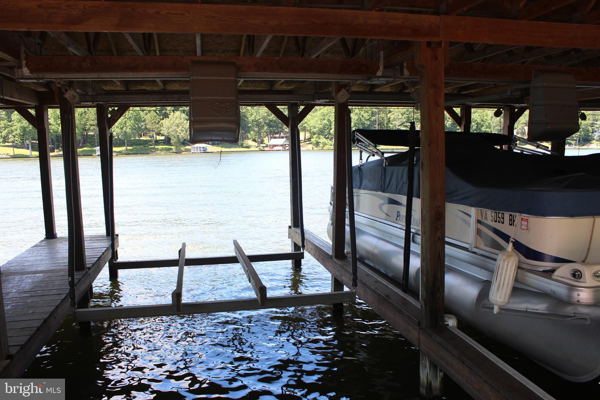 MAPLE SPRINGS - Land