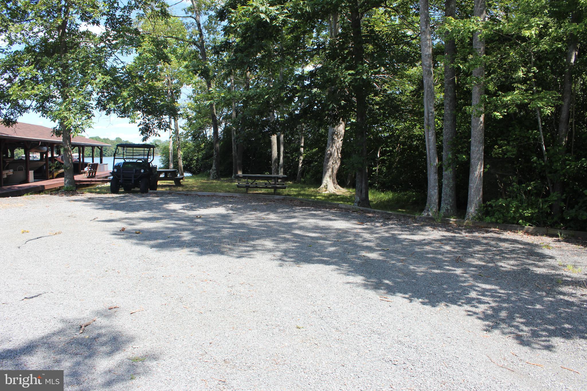 MAPLE SPRINGS - Land