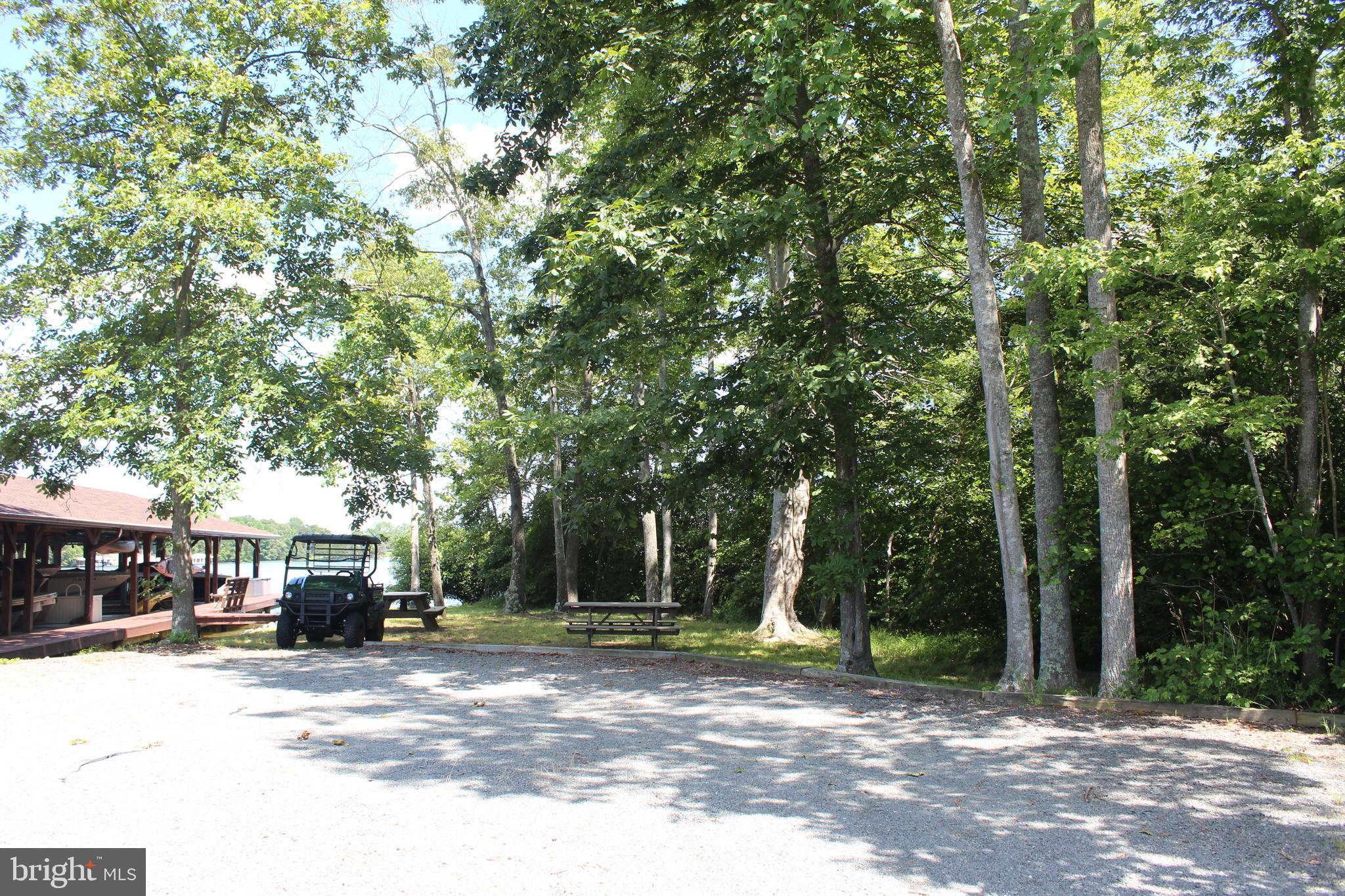 MAPLE SPRINGS - Land