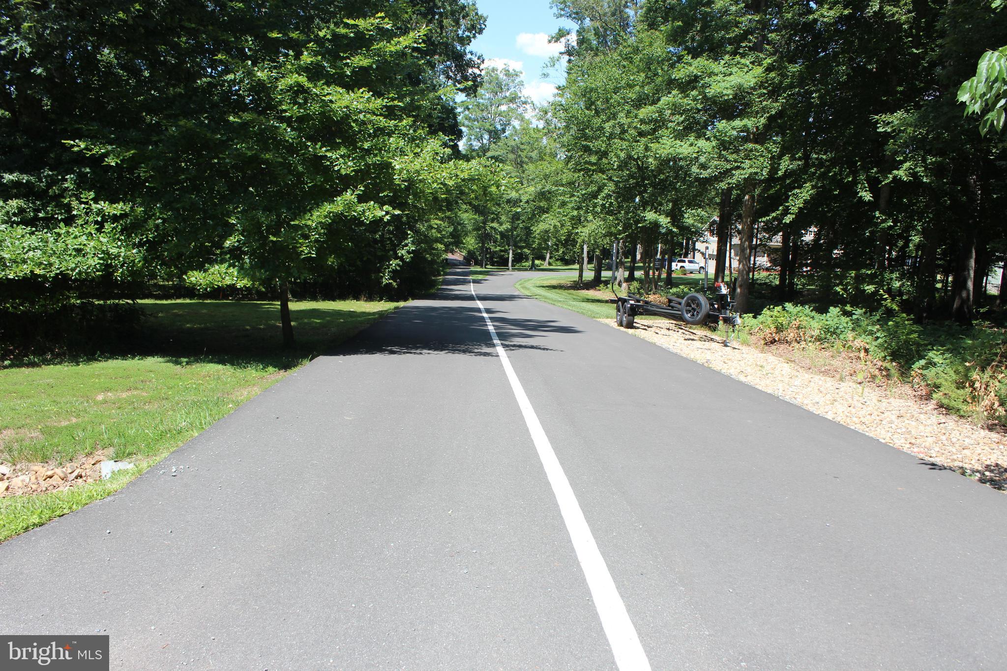 MAPLE SPRINGS - Land