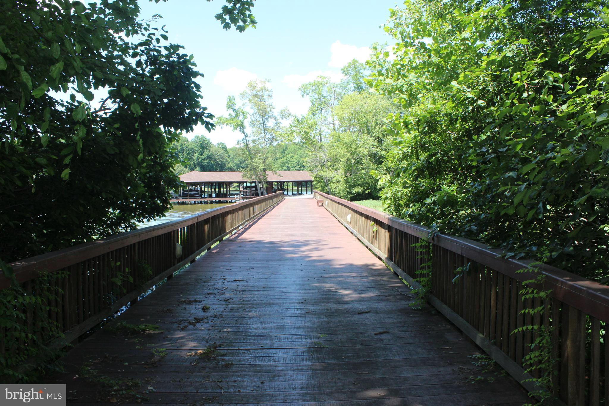 MAPLE SPRINGS - Land